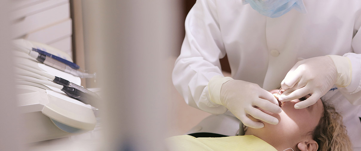 Choosing Between Powdered and Powder-Free Latex Gloves: A Comparative Analysis and Future Outlook